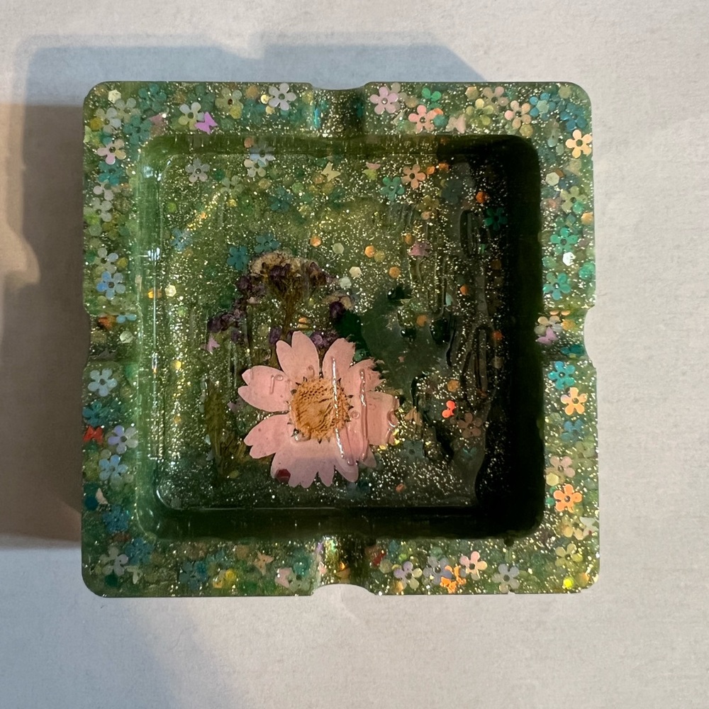 Flower Ash Tray